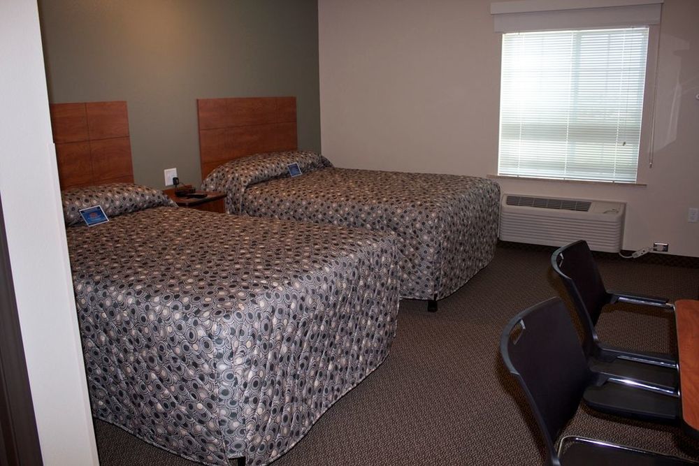 Suburban Studios Watford City Ruang foto
