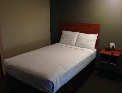 Suburban Studios Watford City Bagian luar foto