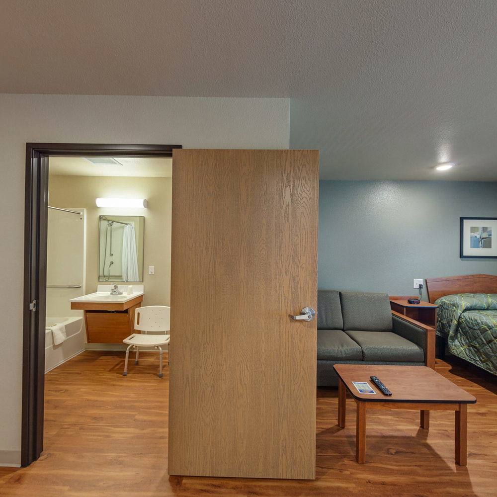 Suburban Studios Watford City Bagian luar foto