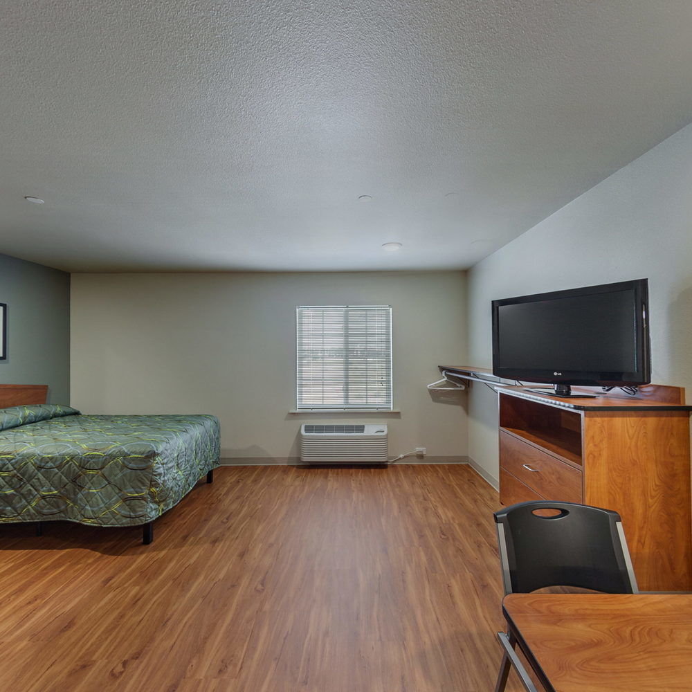 Suburban Studios Watford City Bagian luar foto